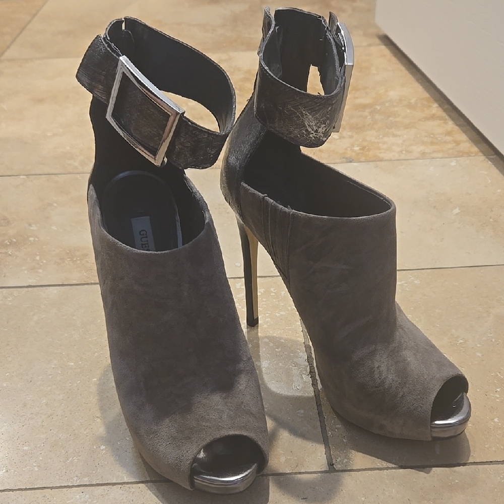 GUESS Elegant Gray Peep-Toe Heels